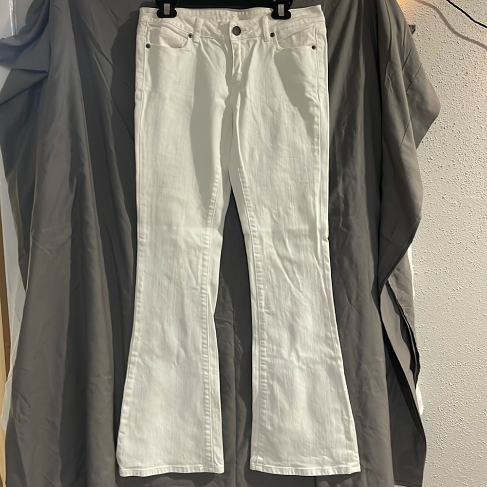 Victoria’s Secret Kitty size 8 white bootleg jeans